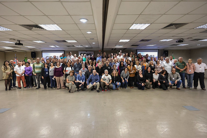 CDHU homenageia colaboradores com mais de 30 anos de serviços prestados à população